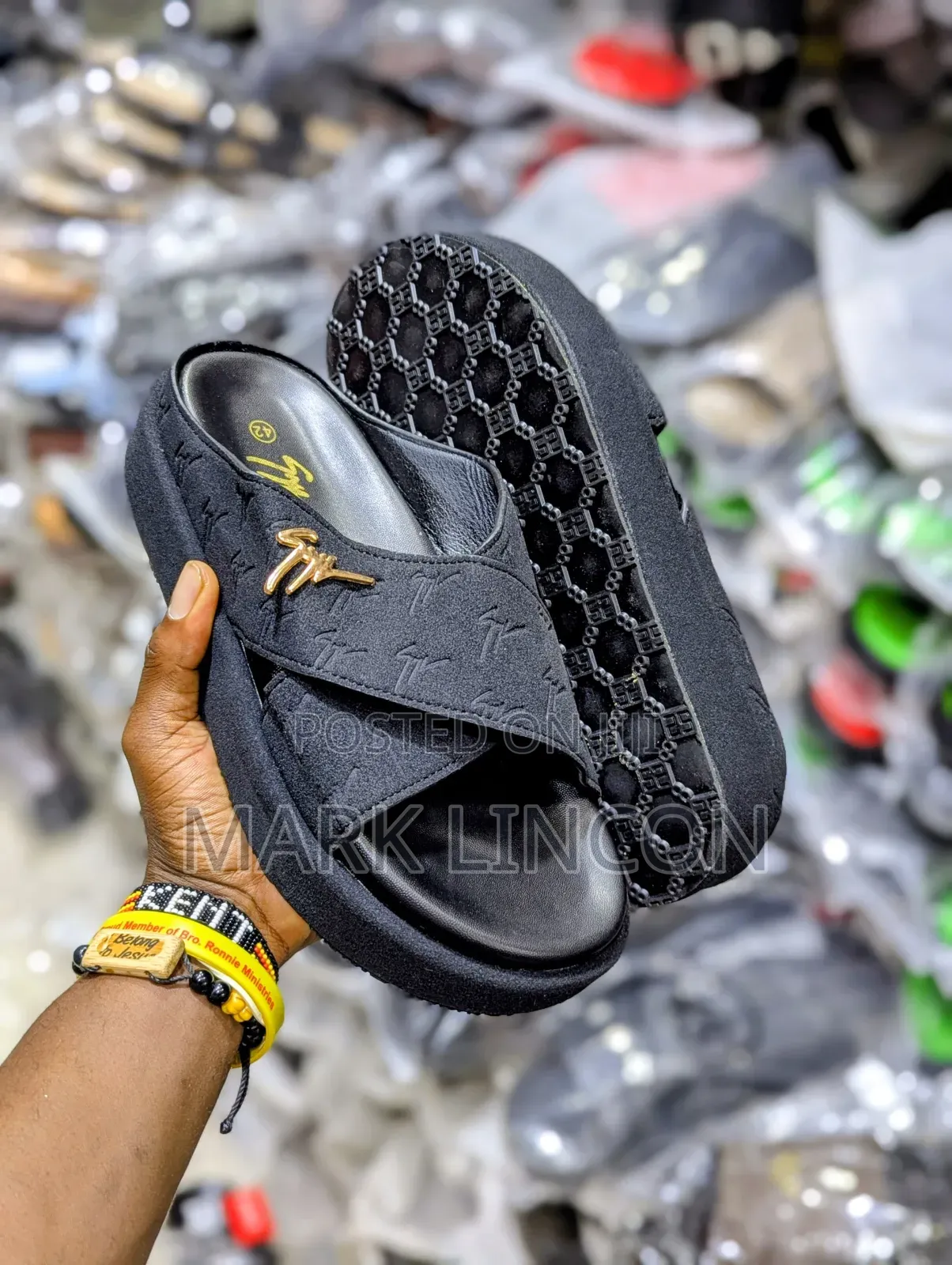 Men's Cross- Strap Slides With a Chunky Platform Sole