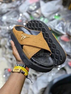 Men's Cross- Strap Slides With a Chunky Platform Sole