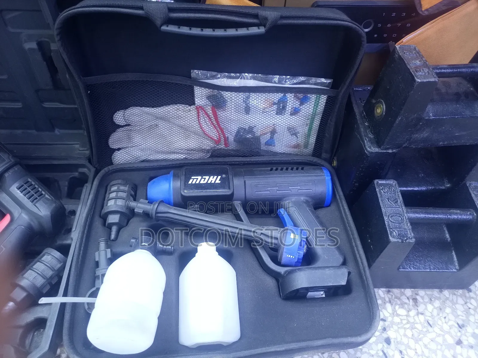 MDHL Cordless Portable High-Pressure Washer Gun Kit.