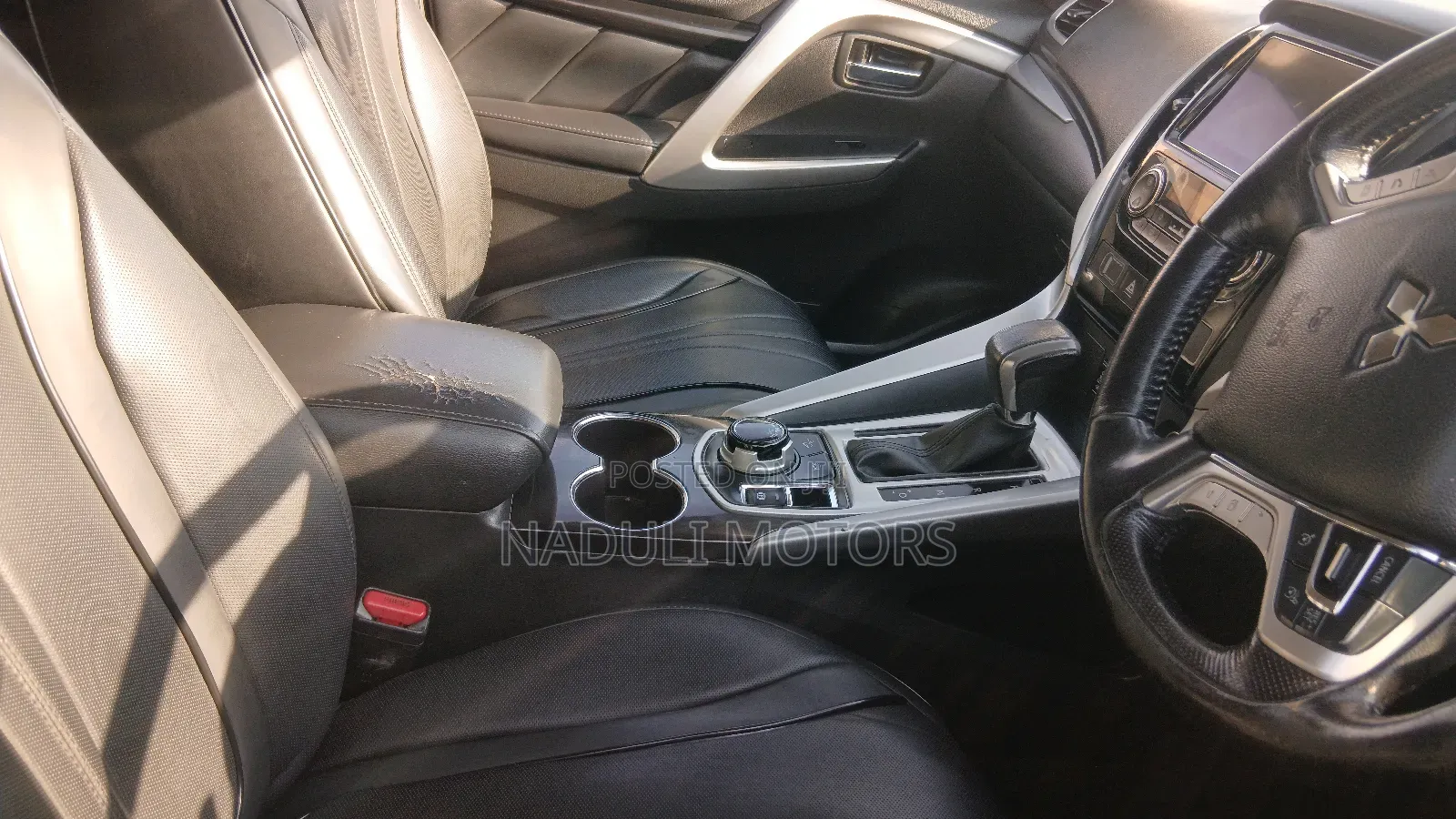 Mitsubishi Pajero Sport 2017 Silver