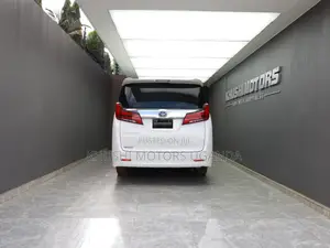 Toyota Alphard 2.5 Petrol AWD 2018 White
