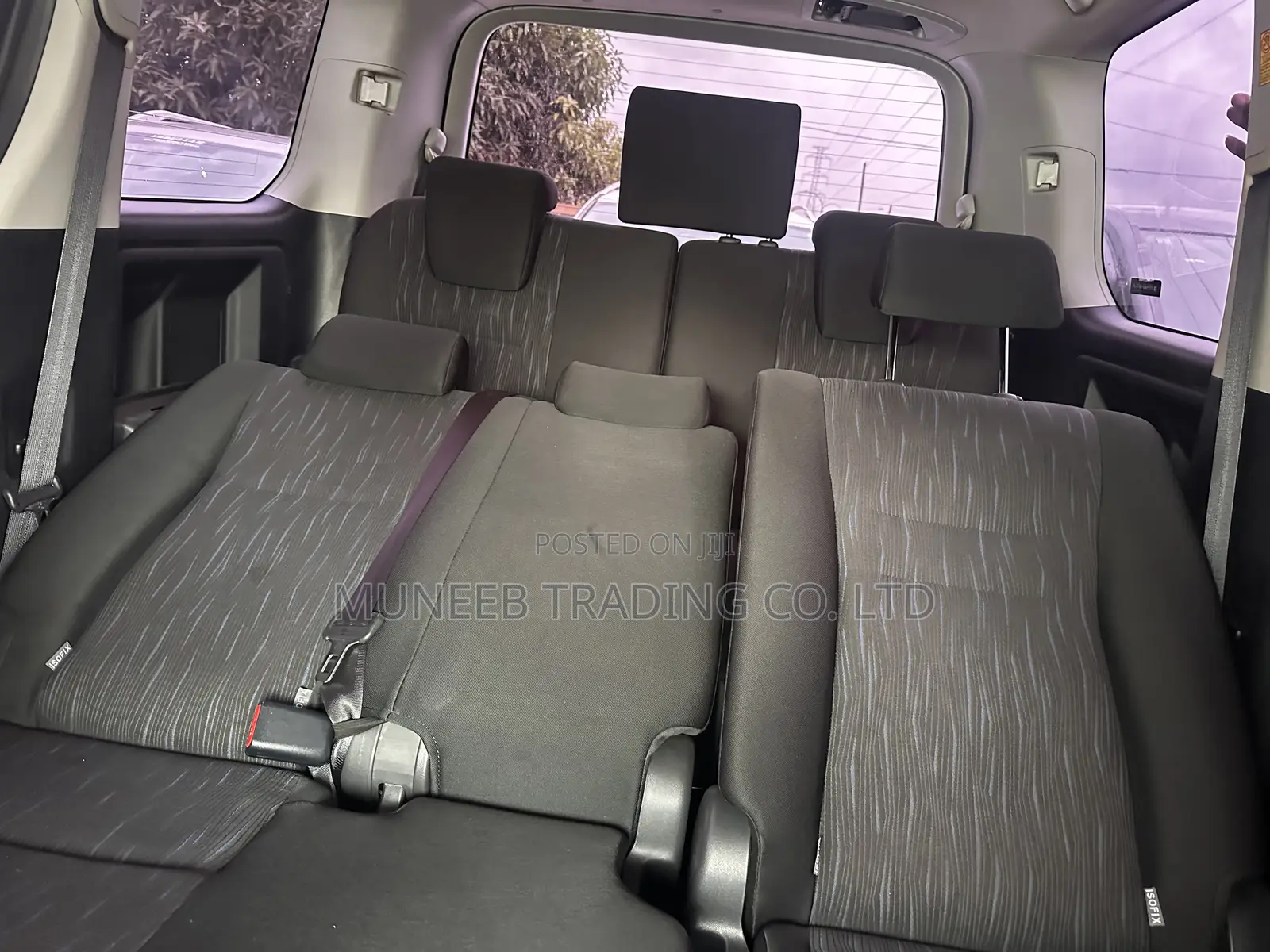Toyota Noah 2.0 143hp AWD (8 Seater) 2013 Black