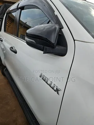 Toyota Hilux 2019 White