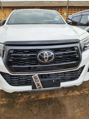 Toyota Hilux 2019 White