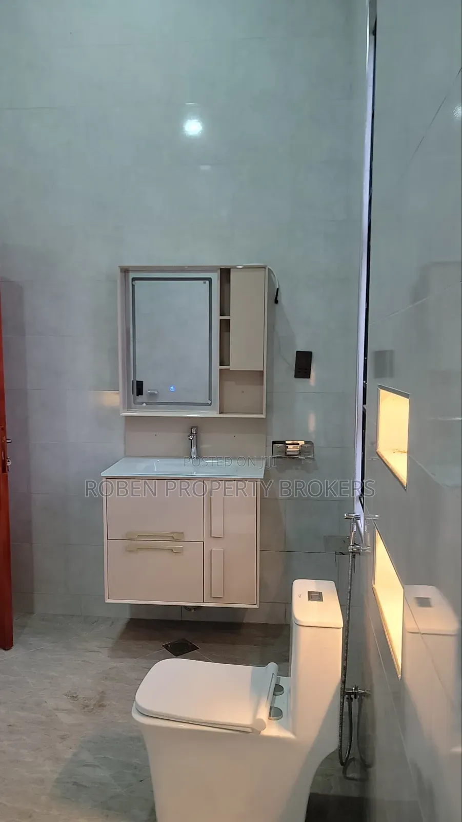 2bdrm House in Roben Real Property, Rubaga for rent