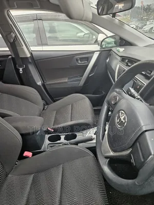 Toyota Auris 2012 Silver