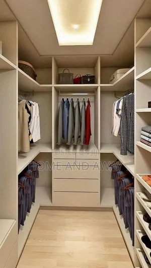 Walkin Closet/ Wardrobes