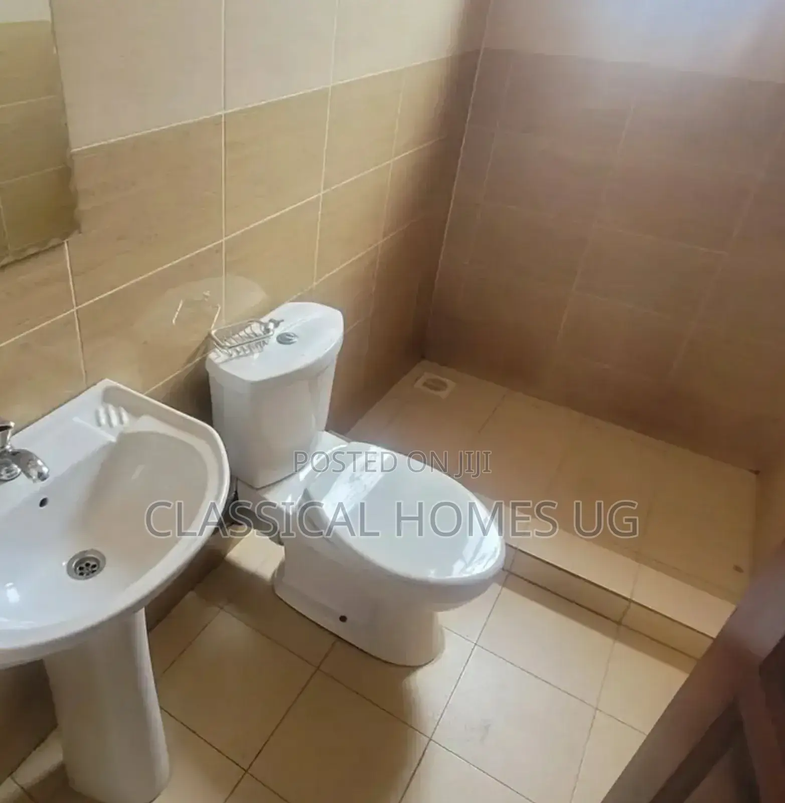 3bdrm Apartment in Mutundwe, Central Division for rent