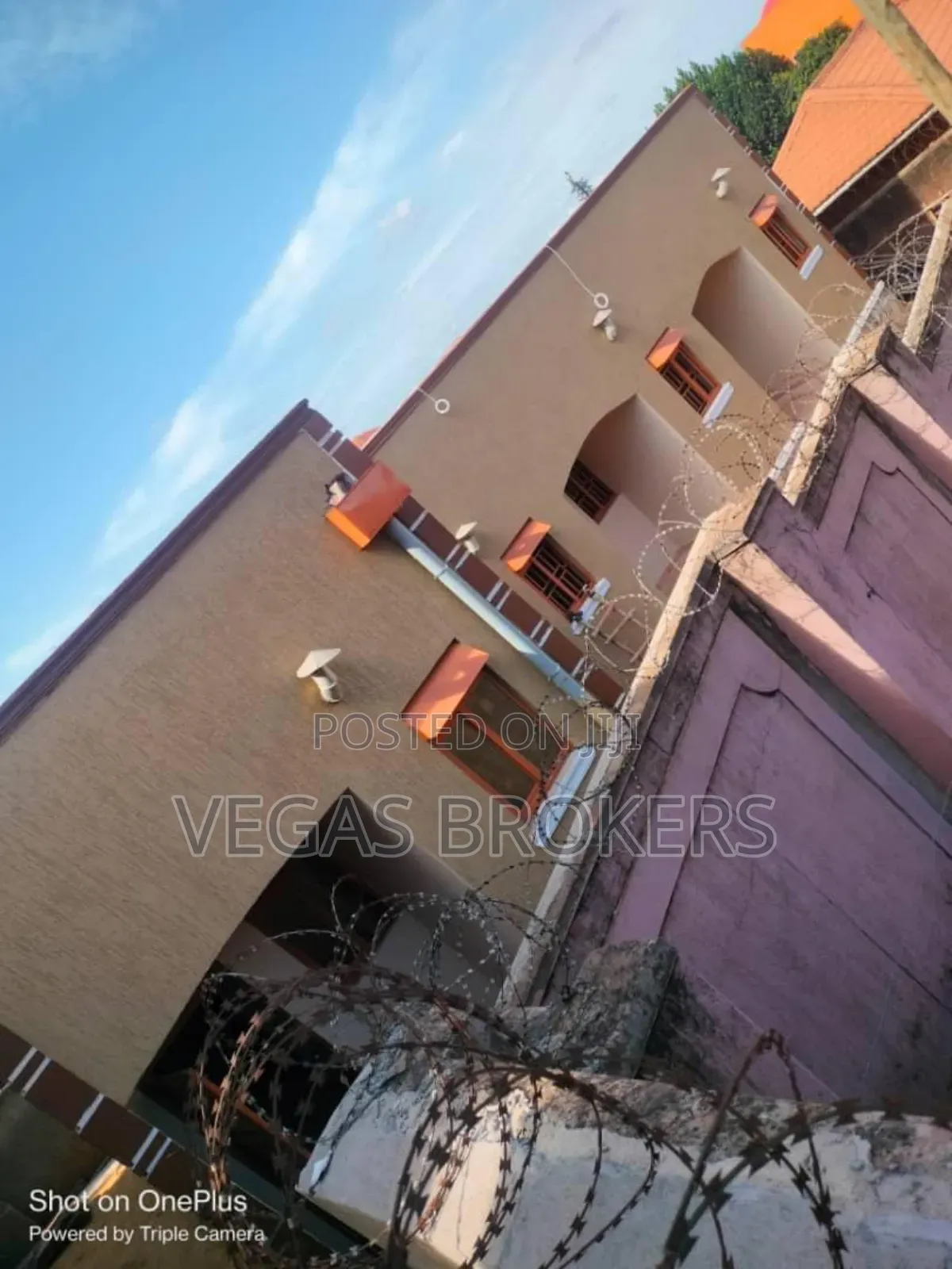 2bdrm House in Vegas Brokers, Rubaga for rent