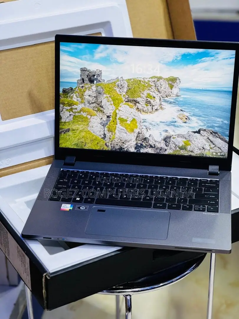 New Laptop Acer TravelMate P273 M 16GB Intel Core i7 SSD 512GB