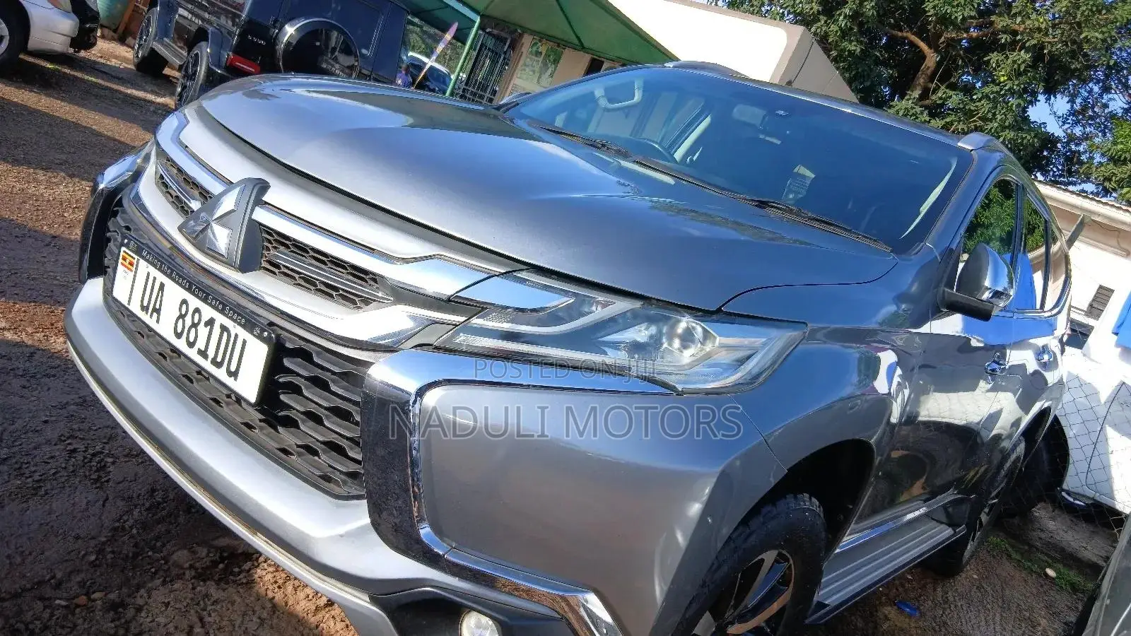 Mitsubishi Pajero Sport 2017 Silver