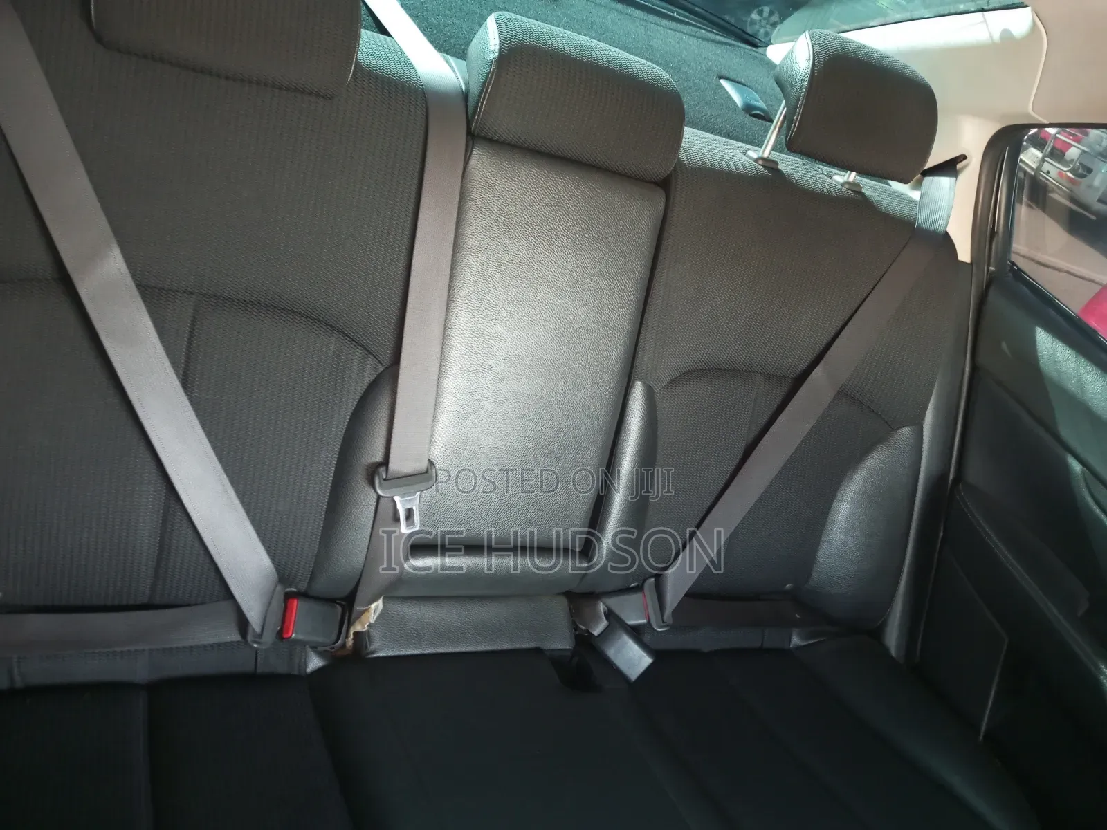 Subaru Legacy 2010 Off white