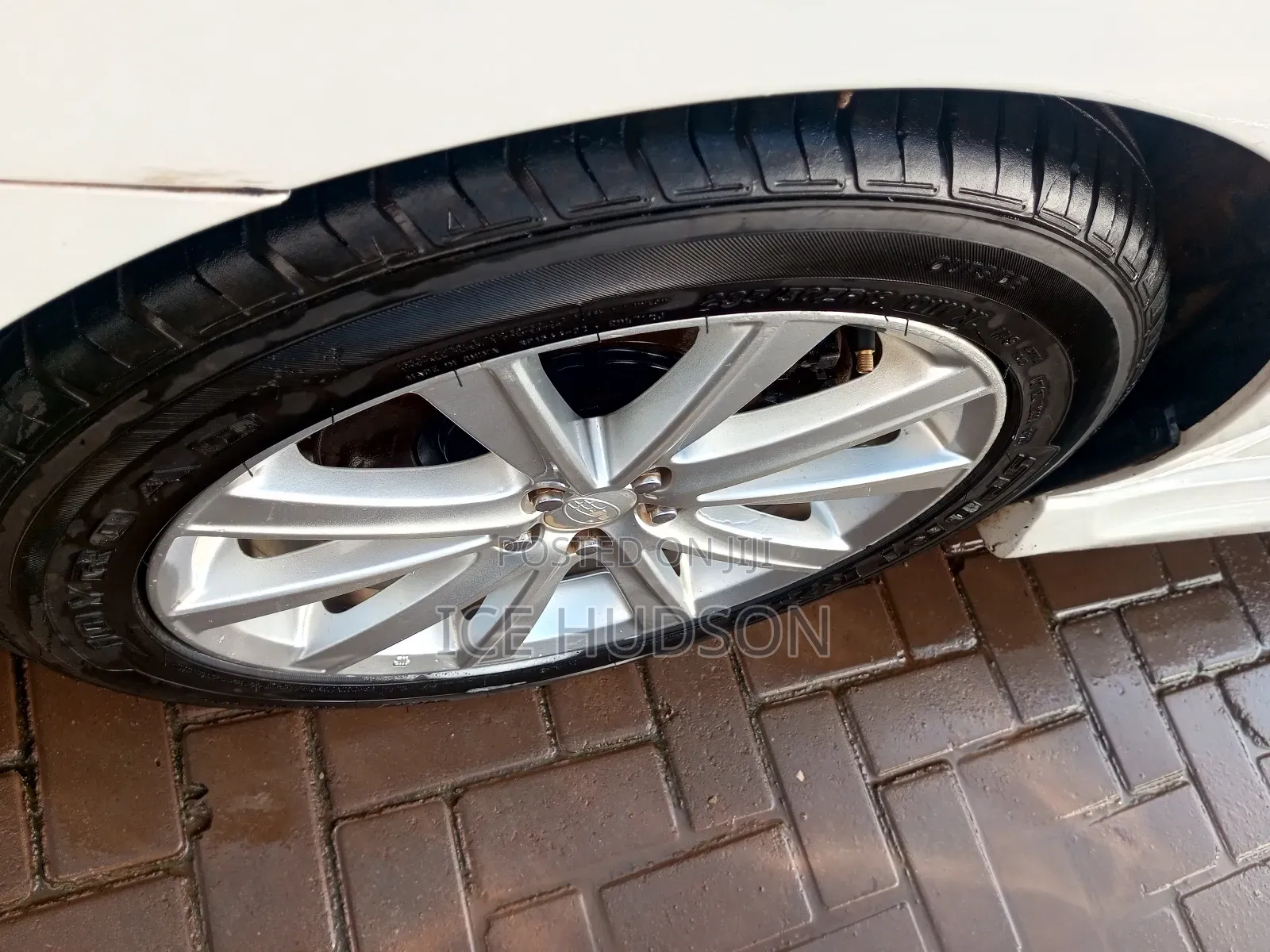 Subaru Legacy 2010 Off white