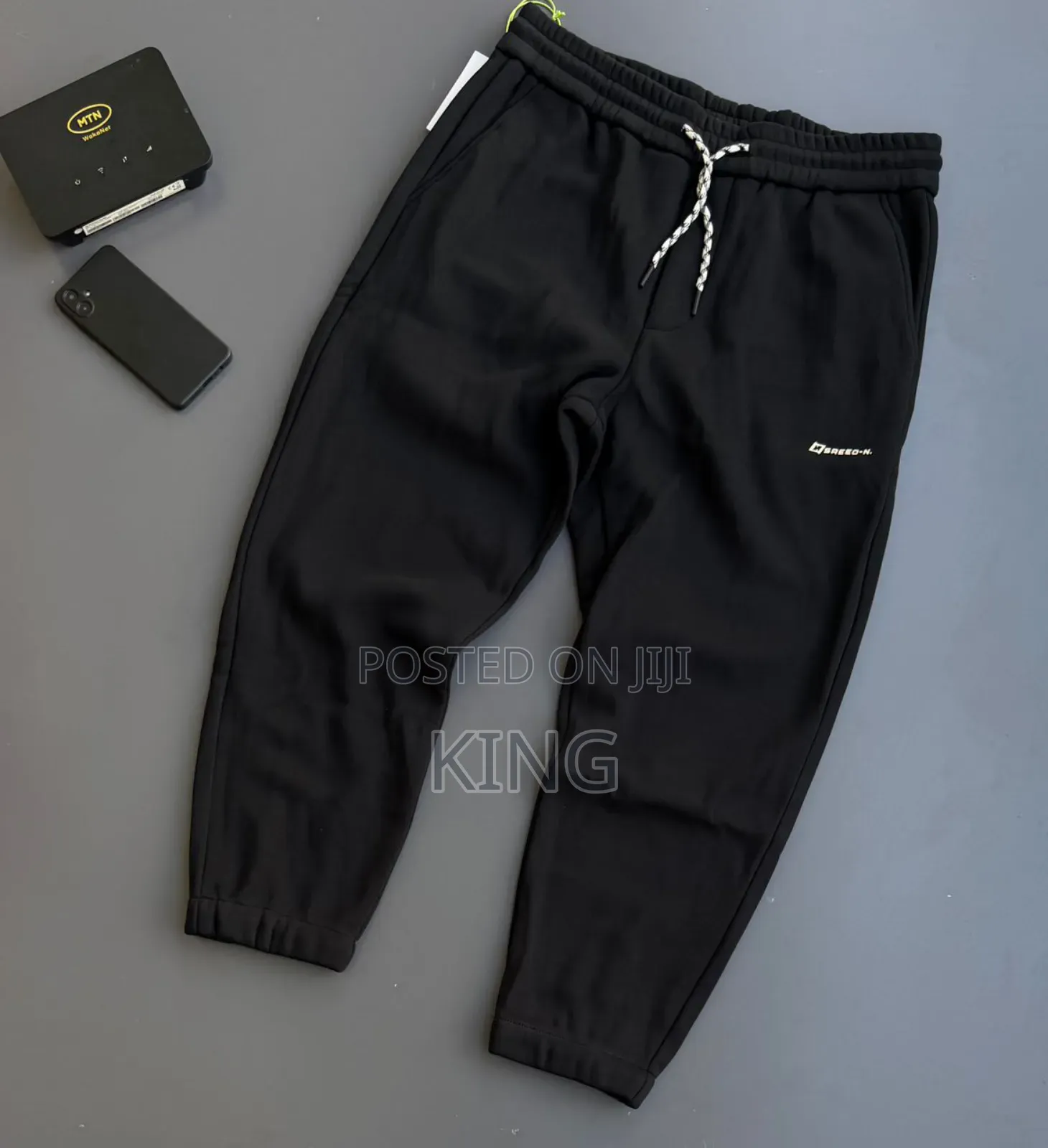 Sree-on Sweater Pants