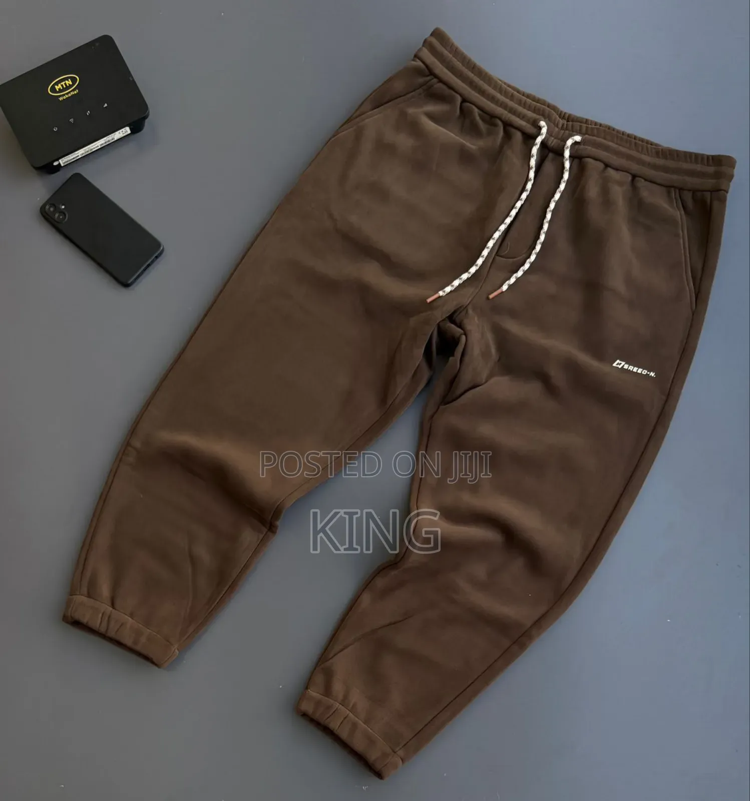 Sree-on Sweater Pants
