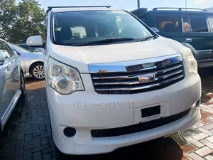 Toyota Noah 2011 White