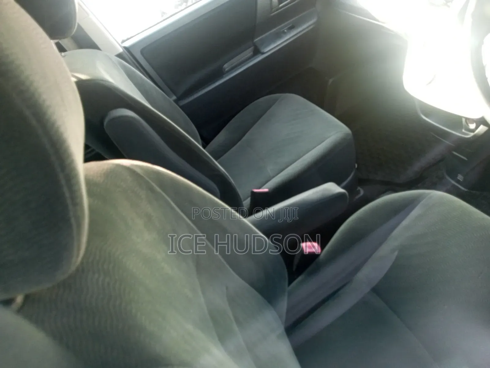 Toyota Noah 2011 White