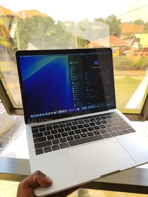 Laptop Apple MacBook Pro 16GB Intel Core i3 SSD 256GB