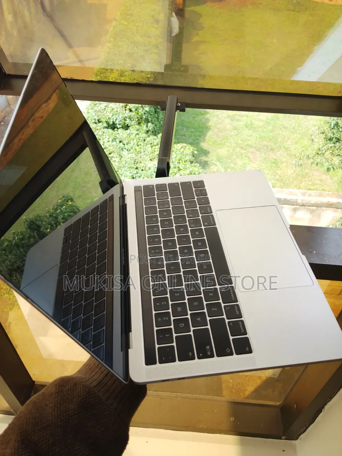 Laptop Apple MacBook Pro 16GB Intel Core i3 SSD 256GB