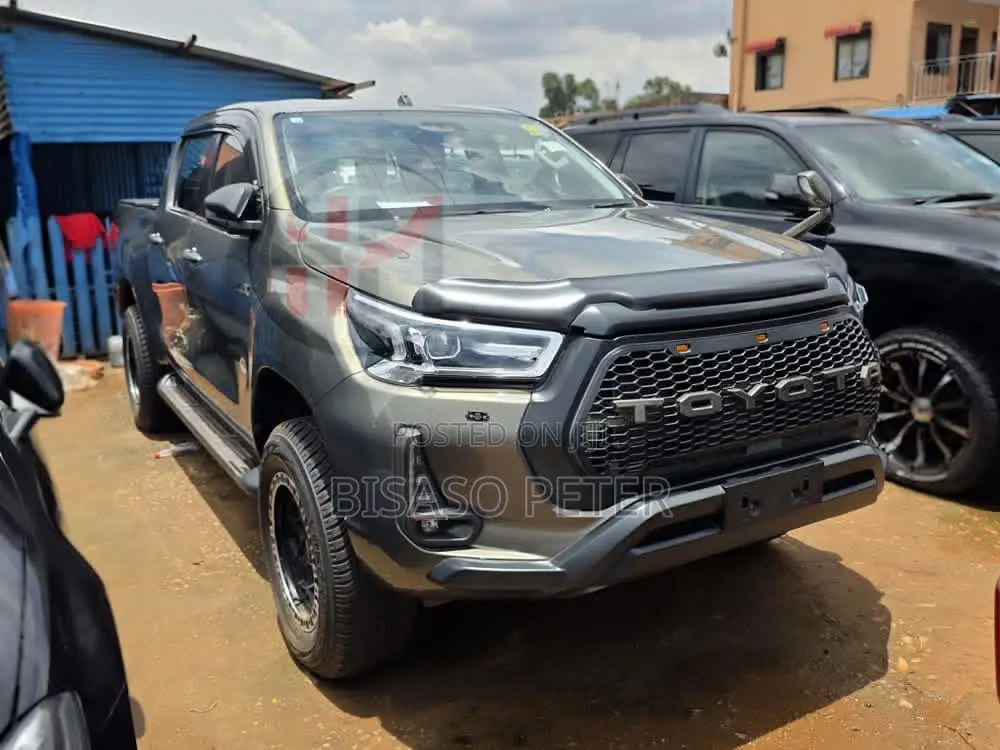 Toyota Hilux 2022 Gray