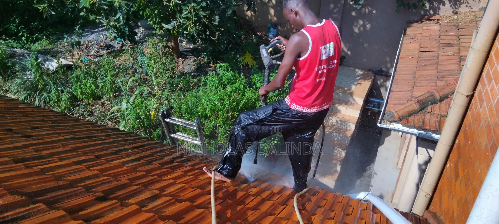 Roof Tiles Cleaning