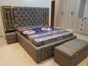 Geometric Bed 5x6 Full Set but No Mattress