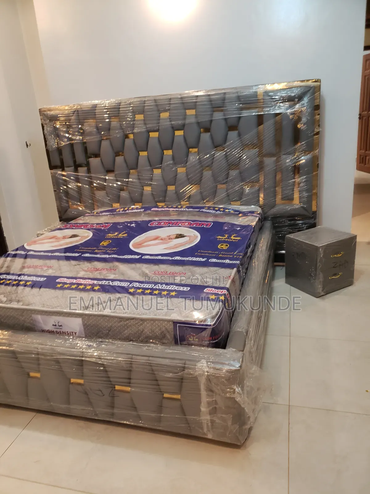Geometric Bed 5x6 Full Set but No Mattress