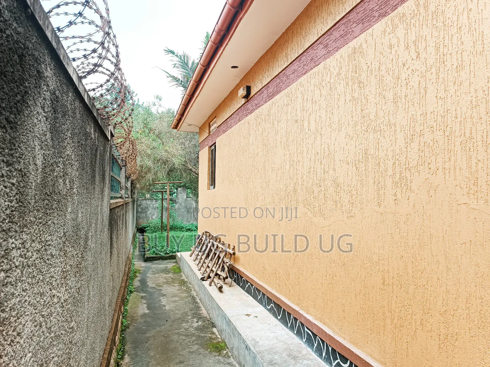 4bdrm Bungalow in Namugongo Sonde Town, Division A for sale