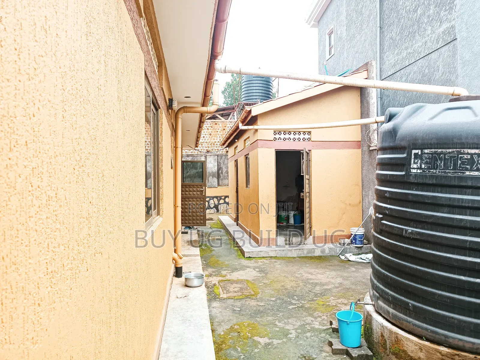 4bdrm Bungalow in Namugongo Sonde Town, Division A for sale