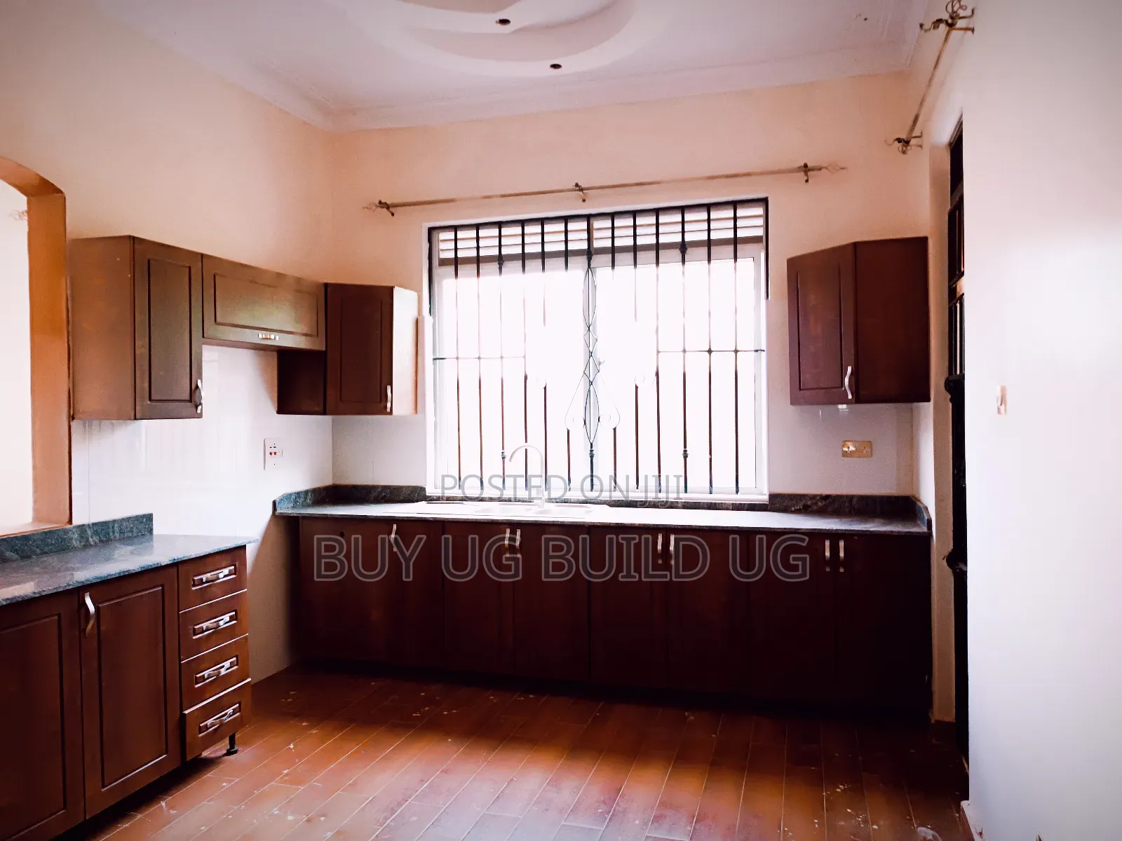 4bdrm Bungalow in Kira Town for sale