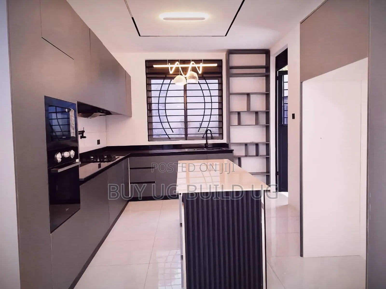 4bdrm Mansion in Kira Mamelto Road for sale