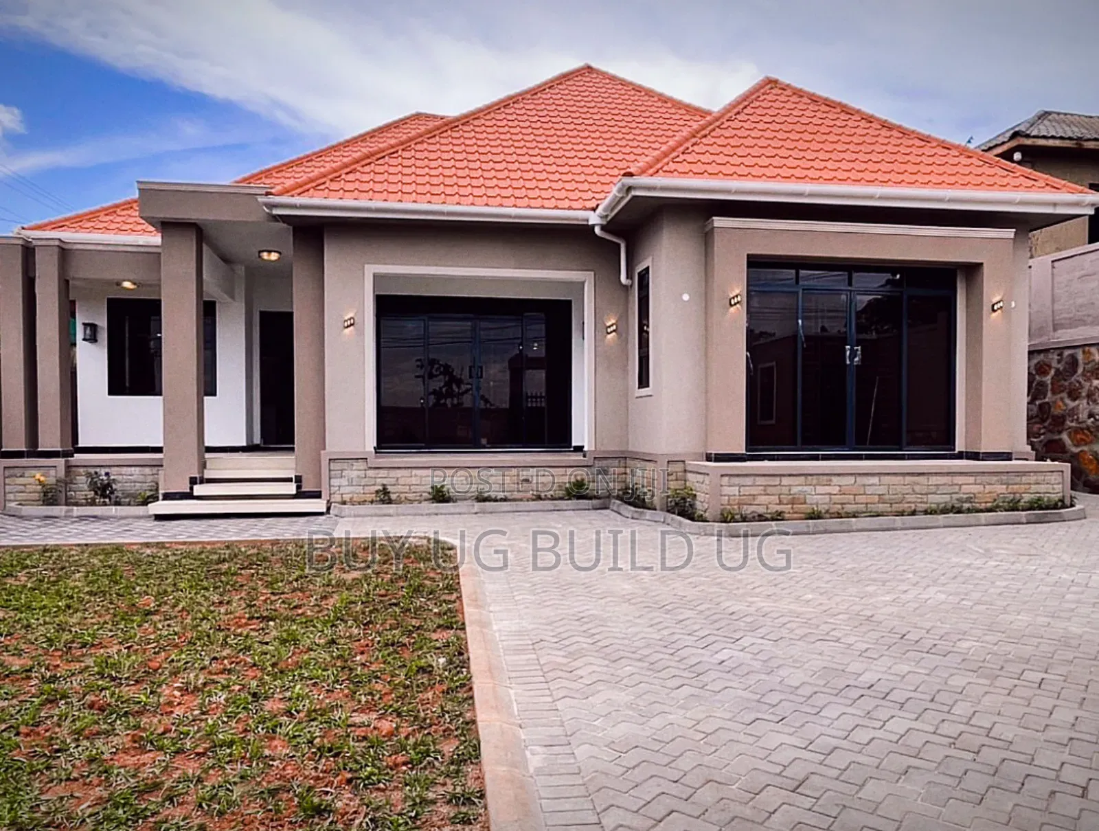 4bdrm Bungalow in Kira Mulawa for sale