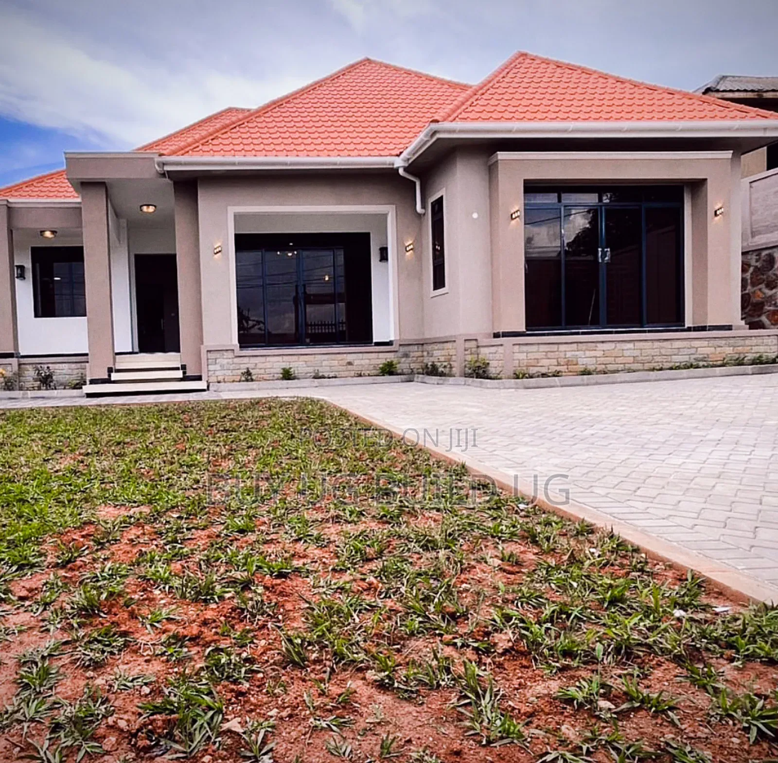 4bdrm Bungalow in Kira Mulawa for sale