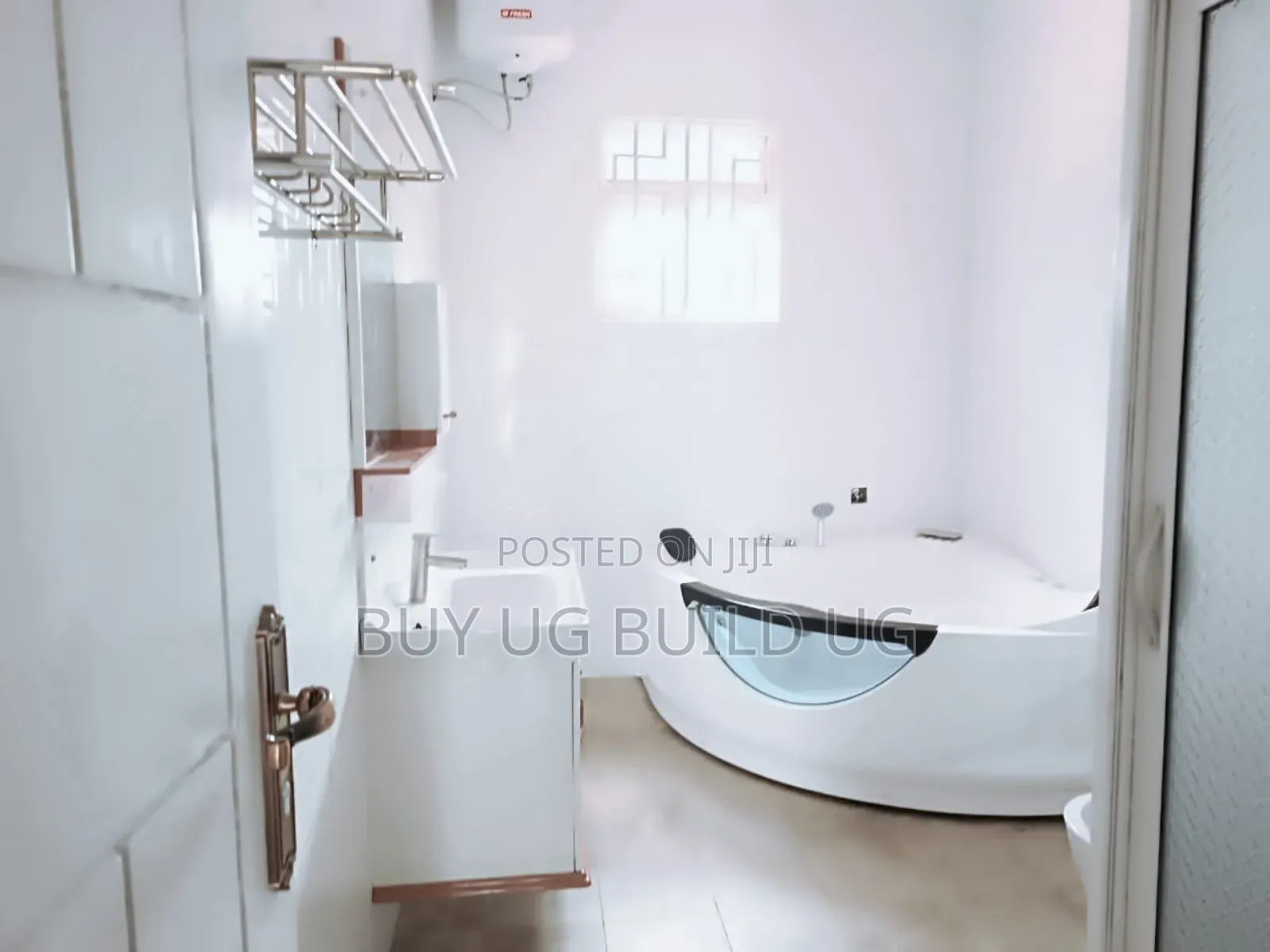 6bdrm Maisonette in Kira for sale