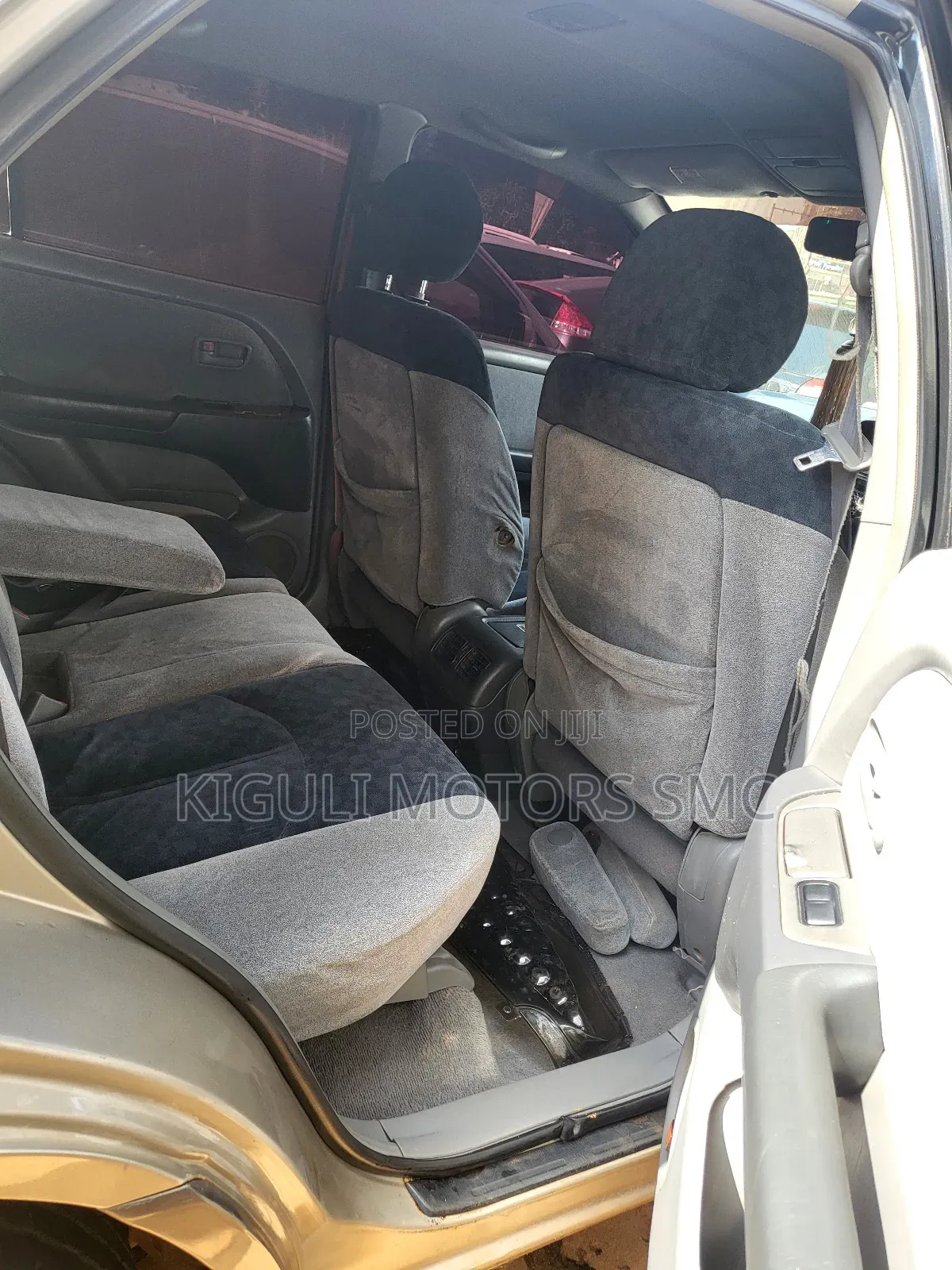 Toyota Harrier 2.2 16V 2000 Gold