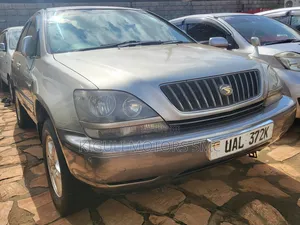 Toyota Harrier 2.2 16V 2000 Gold