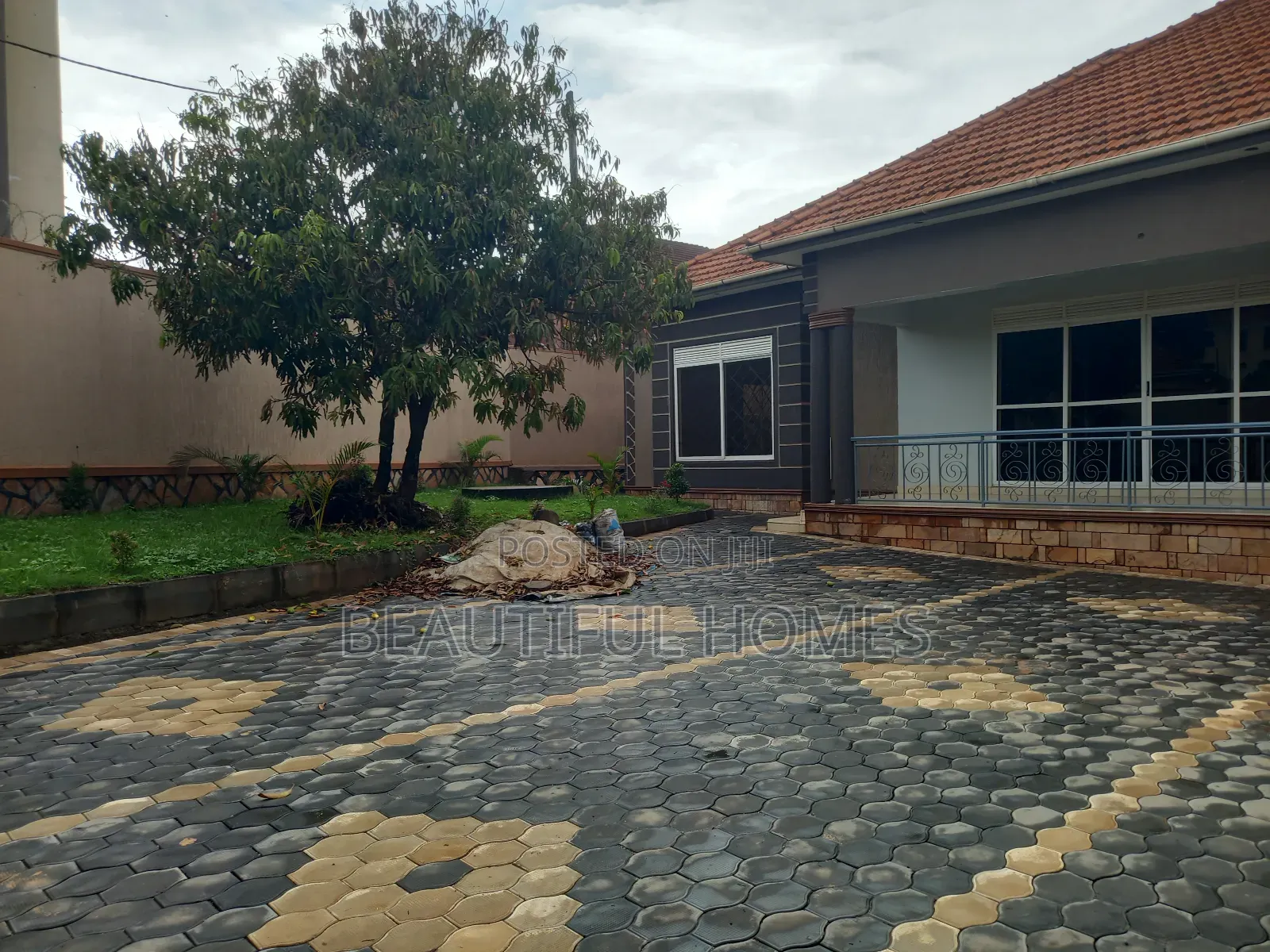Furnished 4bdrm Bungalow in Naalya, Kira for sale