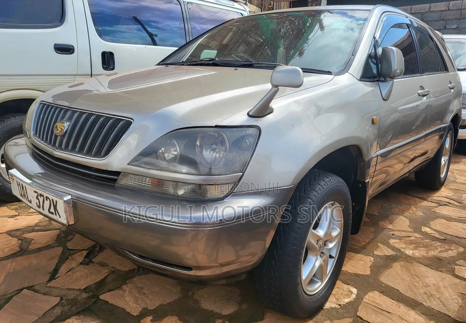 Toyota Harrier 2.2 16V 2000 Gold