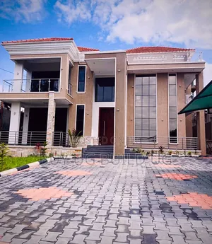 6bdrm Maisonette in Bwebajja Akright, Division A for sale