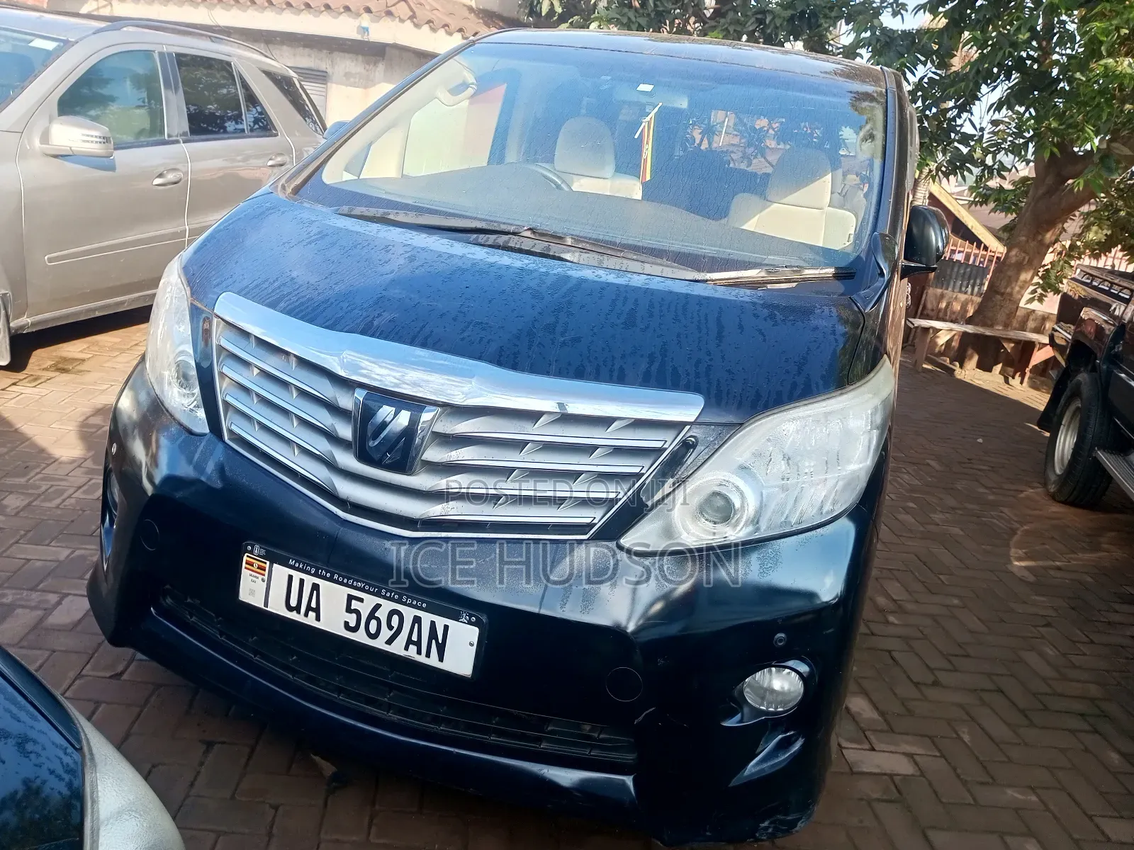 Toyota Alphard 2010 Black