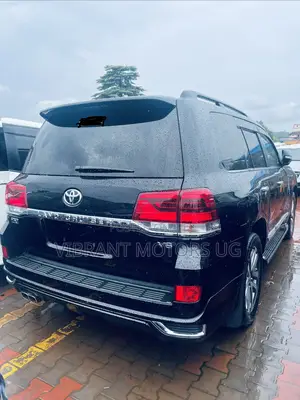 Toyota Land Cruiser 4.6 V8 ZX 2018 Black