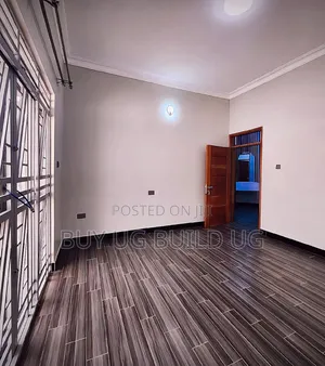 3bdrm Bungalow in Kitende Entebbe Road, Central Division for sale