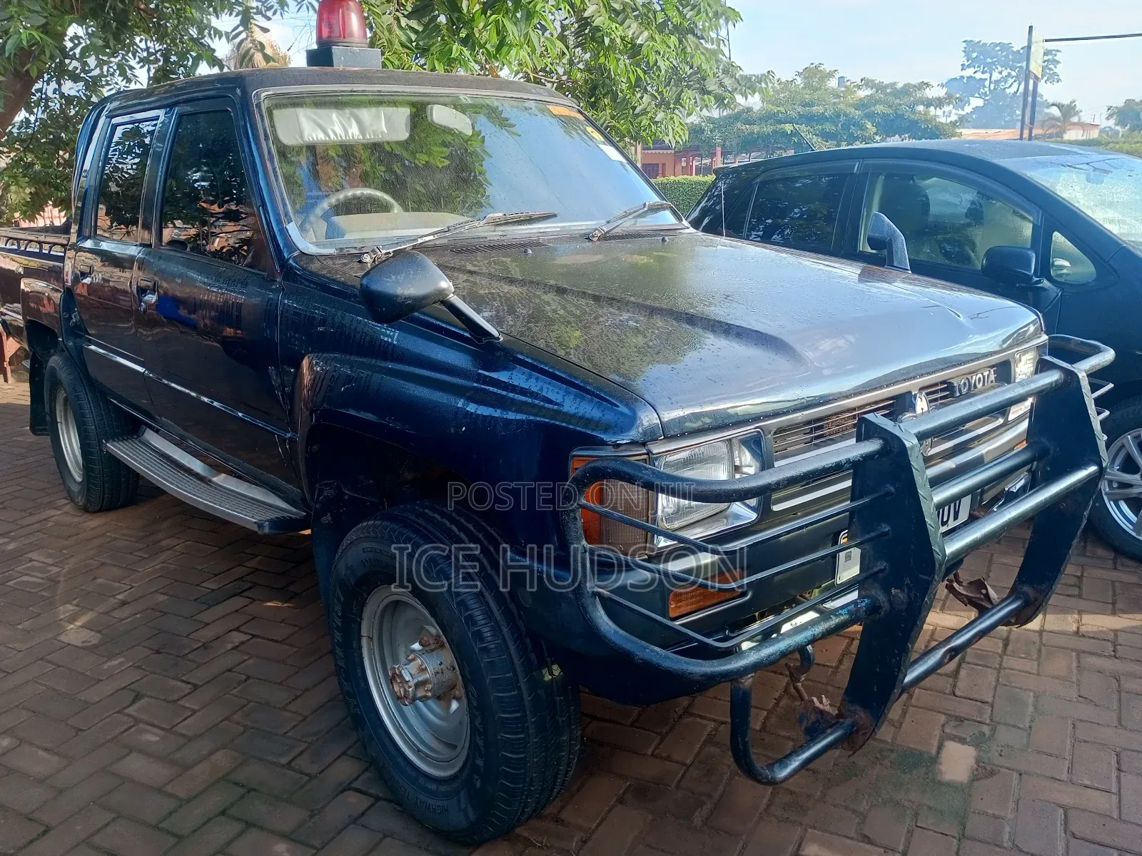 Toyota Hilux 2003 Black