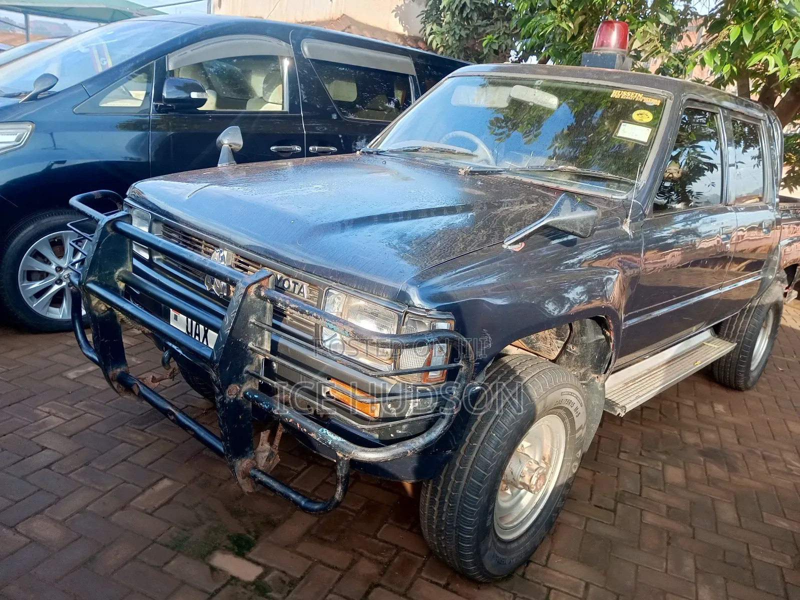 Toyota Hilux 2003 Black