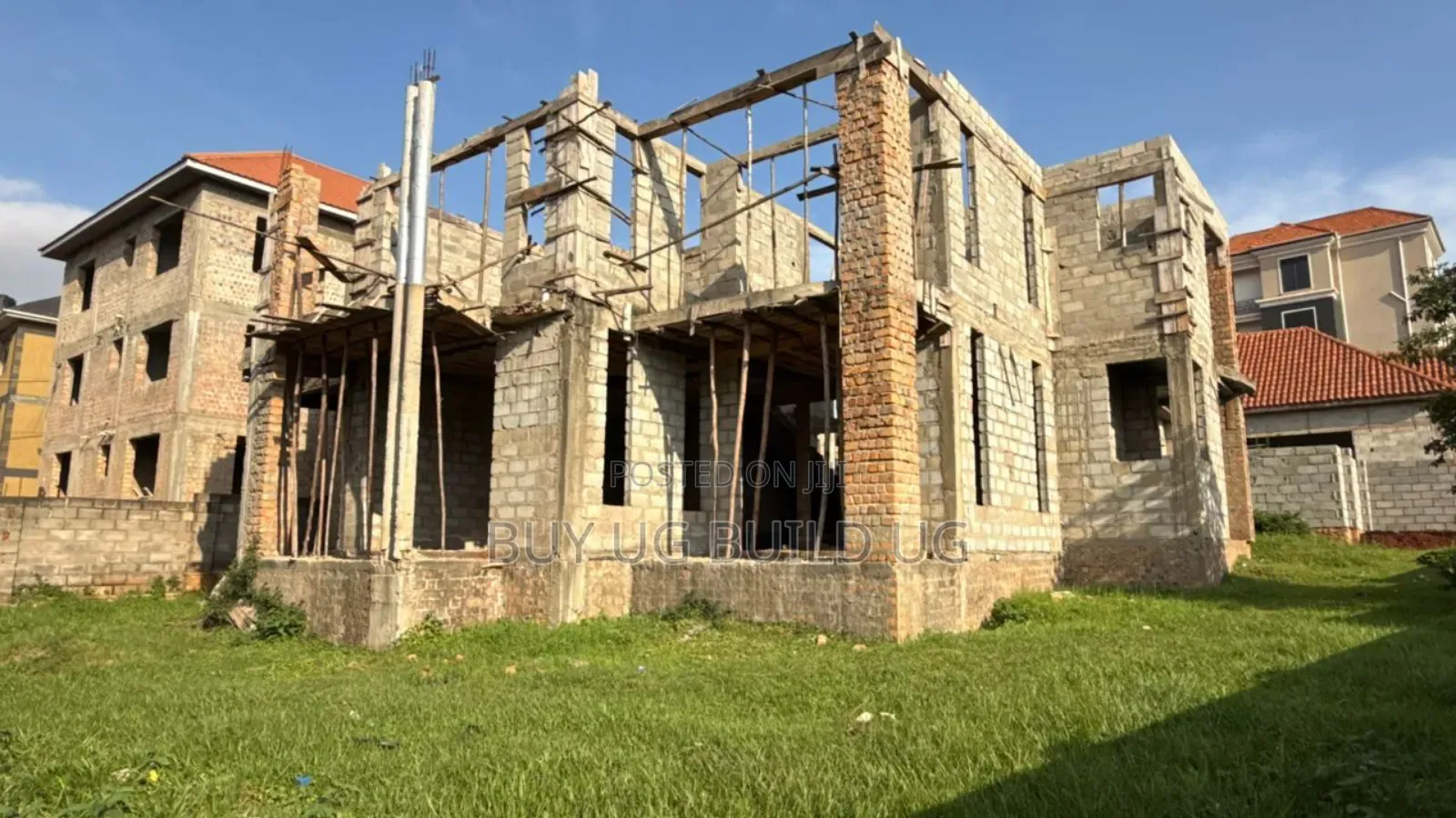 5bdrm Duplex in Kira Mamelto Road, Central Division for sale