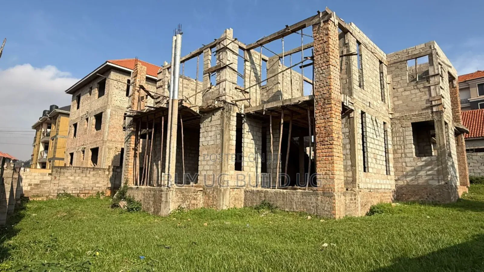 5bdrm Duplex in Kira Mamelto Road, Central Division for sale