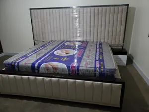 6x6 Bed With Wooden Drawers