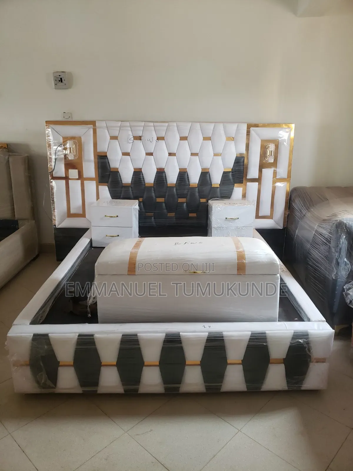 Black and White Geometric Bed Full Set With Lights