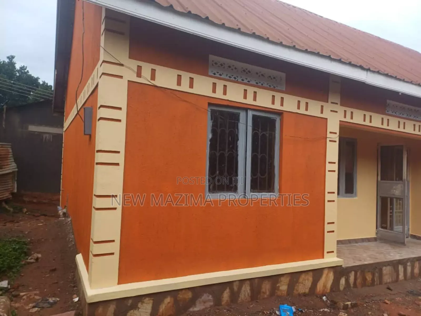 3bdrm House in Namasuba Town, Central Division for sale