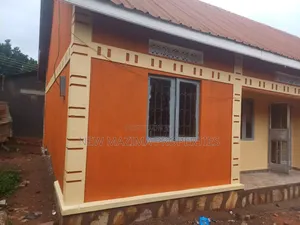 3bdrm House in Namasuba Town, Central Division for sale